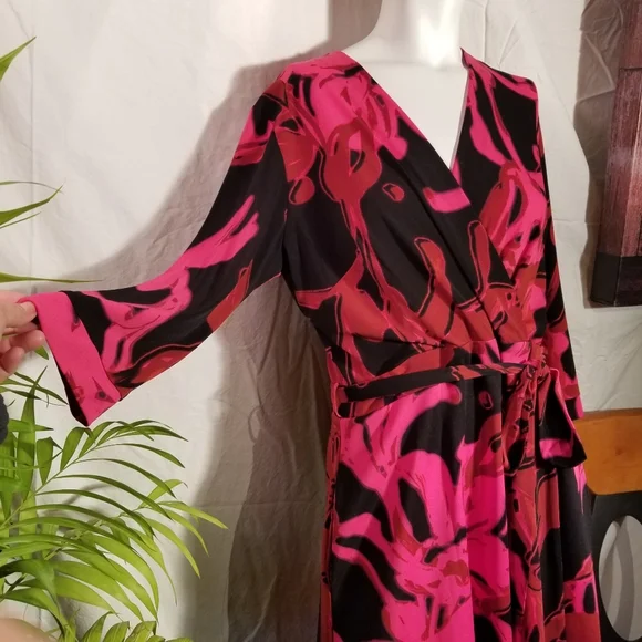 Like New! Taylor Wrap Top Fit & Flare Dress - Picture 2 of 10